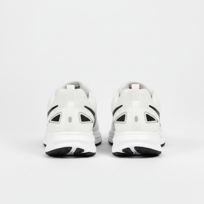 كوتشي نايك حريمي - منظر من الخلف يوضح التصميم الثابت الداعم للقدم والشعار
